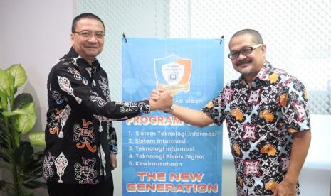 Telah resmi dilaksanakan penandatanganan MoU (Memorandum of Understanding) atau Nota Kesepahaman antara Universitas Cyber University yang dulunya merupakan BRI Institute dengan PT Zamrud Khatulistiwa Technology, Rabu (1/2/2023) lalu.