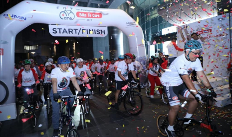 Telkom menyelenggarakan program Bike to Care menyambut Hari Pelanggan Nasional 2019.