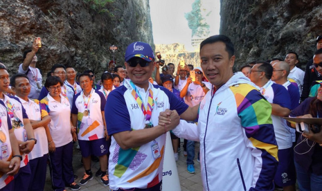 Telkom sambut obor Asian Games.