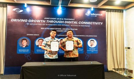 Telkomsat dan APJII menandatangani Memorandum of Understanding (MoU) pada Senin, (6/3/2023) di Jakarta. Penandatanganan MoU dilakukan Ketua Umum APJII, Muhammad Arif, dengan CEO Telkomsat, Lukman Hakim Abd Rauf di dalam acara bertajuk Driving Growth Through Digital Connectivity by Advancing ISP Business and Internet Access in Indonesiayang diselenggarakan APJII dan Telkomsat.