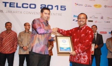 TelkomSigma dinobatkan sebagai Top Data Center Service dan Top Cloud Solution & Service 2015 pada ajang Top IT & Telco 2015