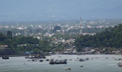 Teluk Bayur Port in West Sumatra (illustration)