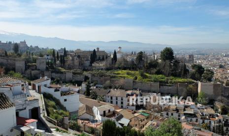 Tembok Granada dari abad ke-11. Granada adalah taifa terakhir yang bertahan di Andalusia.