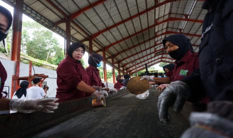 Tempat Pembuangan Akhir (TPA) Tlekung, Kota Batu resmi dijadikan sebagai Zero Waste Education Park, Rabu (30/11/2022). Hal ini berarti tempat tersebut bisa menjadi wahana eduwisata pengelolaan sampah.