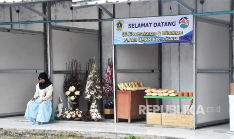 Tempat relokasi Pedagang Kaki Lima (PKL) kawasan Puncak di Cilember, Cisarua, yang diresmikan pada Rabu (22/11). Tempat ini menampung 110 pedagang yang terkena dampak pelebaran jalur puncak. 