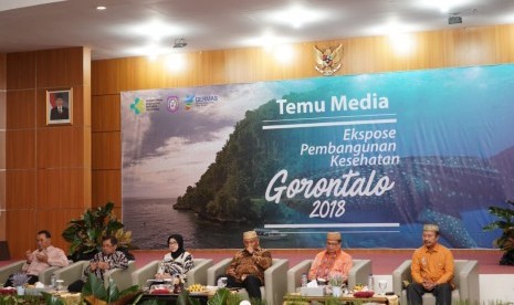 Temu media ekspose pembangunan Gorontalo bersama Menteri Kesehatan Nila Moeloek, Senin (16/7).