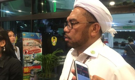 Tenaga Ahli Kedeputian IV Kantor Staf Presiden (KSP) Ali Mochtar Ngabalin saat memberikan keterangan kepada wartawan di gedung Paviliun, RSPAD Gatot Subroto, Jakarta Pusat, Kamis (10/10).