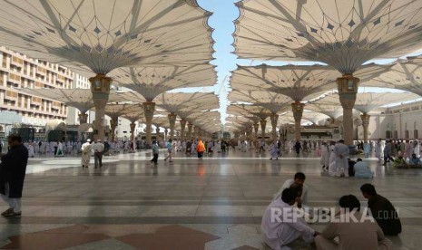 Tenda di Masjid Nabawi Kota Madinah yang mulai lengang setelah ditinggal jamaah haji. 