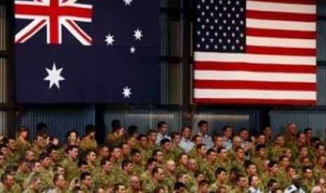 Tentara Australia dan tentara Amerika Serikat berkumpul di Pangkalan Militer Darwin, Australia