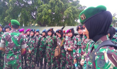  Tentara berjilbab di aksi Super Damai 212.