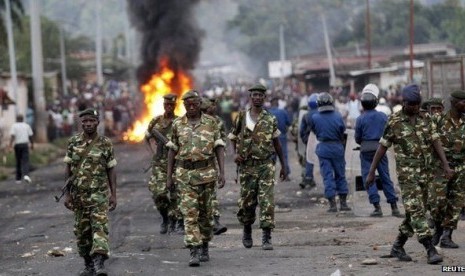 Tentara diturunkan ke jalan untuk mengatasi kerusuhan di Burundi menentang pemilihan Presiden Pierre Nkurunziza untuk periode ketiga