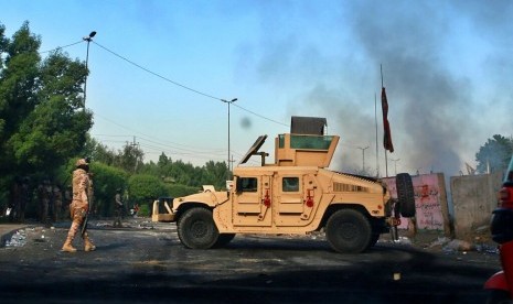 Tentara Irak di lokasi protes di Baghdad, Irak, Ahad (6/10).