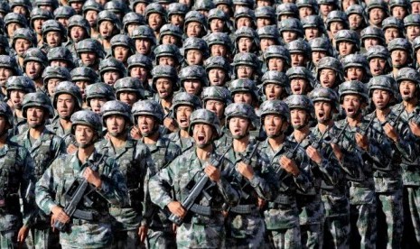  Tentara Pembebasan Rakyat, angkatan bersenjata Cina saat merayakan hari jadinya pada 30 Juli 2017.  