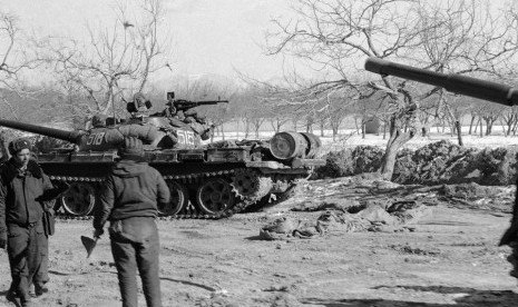 Tentara Uni Soviet di Kabul pada 7 Januari 1980.