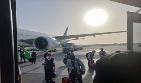 Persiapan Haji 2023, Ini Jumlah Pesawat yang Dibutuhkan Garuda. Foto: Tepat pukul 17.32 pesawat yang membawa 325 petugas penyelenggara ibadah haji (PPIH) Arab Saudi mendarat di Jeddah. (ilustrasi)