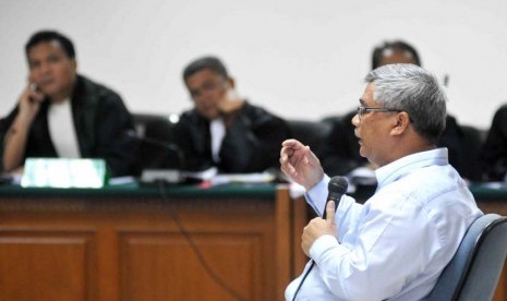 Terdakwa Akil Mochtar menjalani sidang lanjutan di Pengadilan Tipikor Jakarta, Senin (2/6). Mantan 