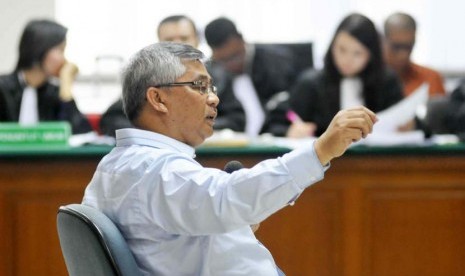 Terdakwa Akil Mochtar menjalani sidang lanjutan di Pengadilan Tipikor Jakarta, Senin (2/6). Mantan