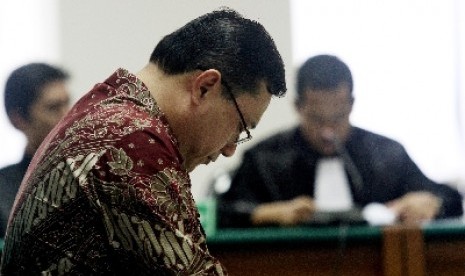 Terdakwa kasus dugaan korupsi pengadaan Simulator SIM di Korlantas Polri, Budi Susanto menjalani sidang perdana di Pengadilan Tipikor, Jakarta, Selasa (10/9). 