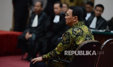 Terdakwa kasus dugaan penistaan agama Basuki Tjahaja Purnama atau Ahok mengikuti sidang (ilustrasi).