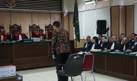 Terdakwa kasus dugaan penistaan agama, Basuki Tjahja Purnama atau Ahok menjalani sidang lanjutan yang menjeratnya di ruang sidang Koesumah Atmadja, Eks Gedung Pengadilan Negeri Jakarta Pusat,  Selasa (20/12).