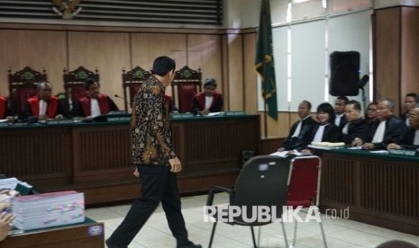 Terdakwa kasus dugaan penistaan agama, Basuki Tjahja Purnama atau Ahok menjalani sidang lanjutan yang menjeratnya di ruang sidang Koesumah Atmadja, Eks Gedung Pengadilan Negeri Jakarta Pusat,  Selasa (20/12).