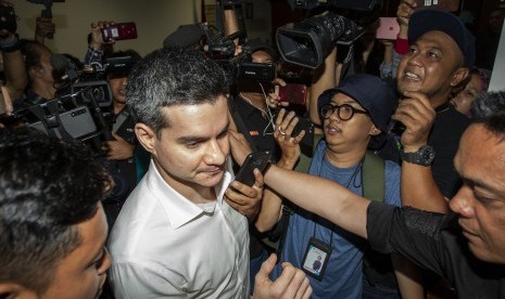 Terdakwa kasus dugaan penyalahgunaan narkoba Steve Emmanuel seusai menjalani sidang pembacaan putusan (vonis) di Pengadilan Negeri Jakarta Barat, Jakarta, Selasa (16/7/2019). 