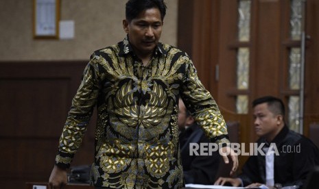 Terdakwa kasus dugaan suap dan gratifikasi Bowo Sidik Pangarso mengikuti sidang pembacaan dakwaan di Pengadilan Tipikor, Jakarta, Rabu (14/8/2019). 