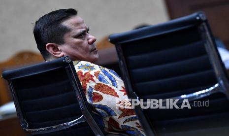 Terdakwa kasus dugaan suap penghapusan red notice Joko Tjandra, Irjen Pol Napoleon Bonaparte menjalani sidang lanjutan di Pengadilan Tipikor, Jakarta, Senin (9/11/2020). Sidang mantan Kepala Divisi Hubungan Internasional Polri itu beragendakan pembacaan eksepsi atau nota keberatan yang dibacakan kuasa hukum terdakwa.