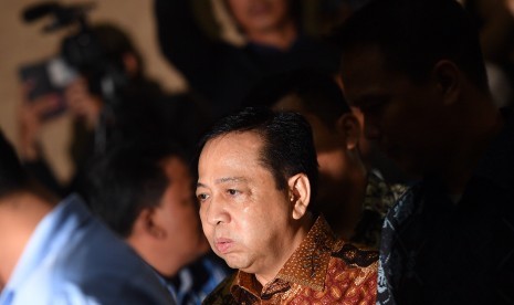 Terdakwa kasus korupsi KTP Elektronik Setya Novanto menjalani sidang putusan di Pengadilan Tipikor, Jakarta, Selasa (24/4). 