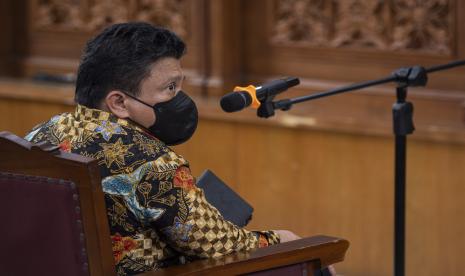 Terdakwa kasus pembunuhan berencana terhadap Brigadir Nopriansyah Yosua Hutabarat serta ?obstruction of justice? atau menghalangi proses hukum, Ferdy Sambo menunggu dimulainya sidang lanjutannya di Pengadilan Negeri Jakarta Selatan, Jakarta, Senin (17/10/2022). Sidang lanjutan tersebut beragendakan pembacaan eksepsi atau nota keberatan terhadap dakwaan Jaksa Penuntut Umum.