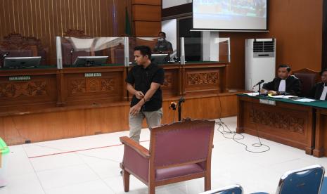 Terdakwa kasus pembunuhan Brigadir Yosua, Richard Eliezer Pudihang Lumiu tiba di lokasi sidang lanjutan di PN Jakarta Selatan, Jakarta, Selasa (25/10/2022). Sidang itu beragenda mendengarkan keterangan saksi diantaranya saksi pelapor Kamaruddin Simanjuntak, kedua orang tua korban Samuel Hutabarat dan Rosti Simanjuntak serta pacar korban Vera Simanjuntak. 