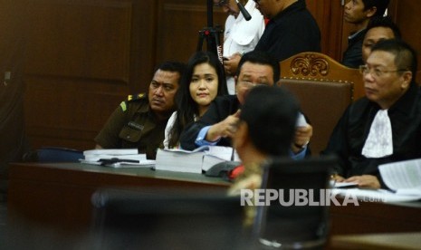 Suasana sidang kasus pembunuhan Wayan Mirna Salihin (ilustrasi)