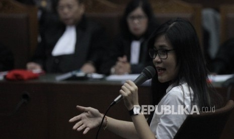 Terdakwa kasus pembunuhan Wayan Mirna Salihin Jessica Kumala Wongso di persidngan. 