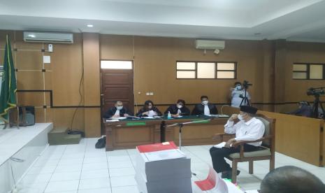 Terdakwa kasus penistaan agama, M Kece, menjalani sidang dengan agenda pembacaan tuntutan di PN Ciamis, Kamis (24/2/2022).