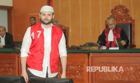 Terdakwa kasus penyalahgunaan narkoba, Ridho Rhoma, bersiap menjalani sidang lanjutan di Pengadilan Negeri Jakarta Barat, Jakarta, Selasa (25/7).