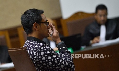 Terdakwa kasus suap dan gratifikasi proyek-proyek di Dinas Pekerjaan Umum dan Perumahan Rakyat (PUPR) Provinsi Jambi, Zumi Zola menjalani sidang putusan di Pengadilan Tipikor, Jakarta, Kamis (6/12/2018).