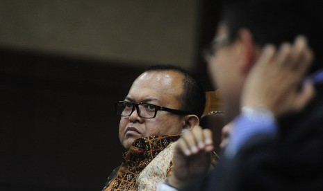 Terdakwa kasus suap kepada anggota DPR terkait penyelidikan di Kejaksaan Tinggi Sumatera Utara dan Kejaksaan Agung, Patrice Rio Capella mengikuti sidang lanjutan di Pengadilan Tipikor, Jakarta Pusat, Senin (23/11).