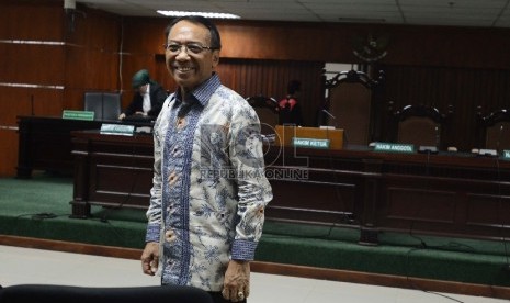  Terdakwa korupsi dan pemerasan di Kemenbudpar dan Kementerian ESDM, Jero Wacik menjalani sidang lanjutan dengan agenda pembacaan putusan sela di Pengadilan Tipikor, Jakarta, Selasa (6/10).