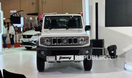 Terinspirasi dari ketangguhan dan kekuatan seekor Badak Suzuki Indonesia resmi meluncurkan Jimny 5-door White Rhino Edition. Ikon SUV 4x4 ini disertai penambahan aksesoris untuk meningkatkan aura eksklusivitas penampilan. Pilihan baru ini mulai bisa dimiliki oleh penggemar sejak peluncurannya di ajang GAIKINDO Jakarta Auto Show (GJAW), Jumat (22/11/2024)