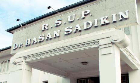 Diduga terjadi perundungan dokter di Departemen Bedah Saraf Rumah Sakit Umum Pusat Hasan Sadikin (RSUPHS/RSHS), Kota Bandung.