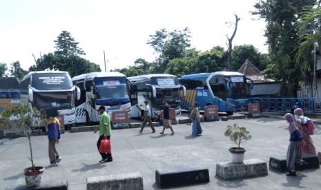 Terminal  Kampung Rambutan lakukan beragam persiapan guna sambut arus mudik lebaran 2022.