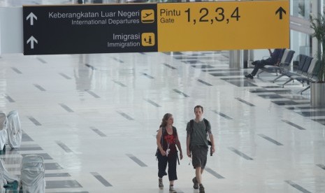 Terminal Keberangkatan Luar Negeri Bandara Internasional Kualanamu di Deli Serdang, Sumut.