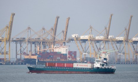 Terminal Pelabuhan Tanjung Perak Surabaya.