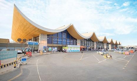 Terminal Haji Jeddah Sepi Saat Musim Haji. Foto: Terminal selatan di Bandara King Abdul Aziz di Jeddah dengan bentuk atapnya yang ikonik.