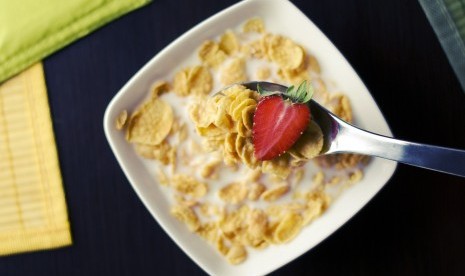 Cornflakes. Makanan yang mengandung karbohidrat cepat dicerna yang bisa menyebabkan lonjakan gula darah (glukosa).