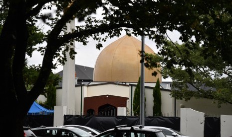 Teror Masjid Christchurch. Suasana di depan masjid Al Noor di Jalan Deans, Christchurch, Sabtu (16/3), sehari usai insiden teror yang menewaskan 49 orang. 