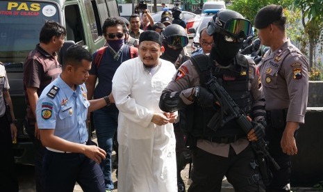 Freddy Budiman (center) was convicted death and executed on the Nusakambangan Island of Cilacap, Central Java, on July 29, last year.