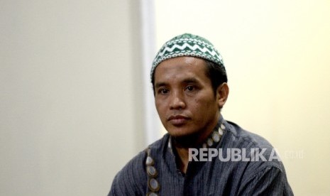 Terpidana teroris Bom Bali Ali Imron memberikan paparan terkait terorisme pada acara kajian Ramadhan di Jakarta, Selasa (28/6). (Republika/Wihdan)