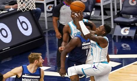 Terry Rozier mencetak 31 poin untuk memimpin Hornets menaklukkan tuan rumah Wolves