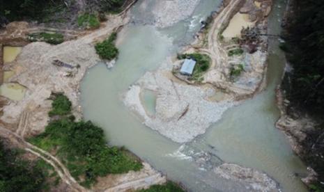 Tersangka  A, kasus tambang emas ilegal di kawasan hutan produksi terbatas di wilayah Kesatuan Pengelolaaan Hutan (KPH) Gunung Dako, sekitar Sungai Labanti, Desa Janja, Kecamatan Lampasio, Kabupaten Toli-Toli, Provinsi Sulawesi Tengah, akan segera disidangkan setelah Kejaksaan Tinggi Sulawesi Tengah menyatakan berkas penyidikan sudah lengkap (5/10). 